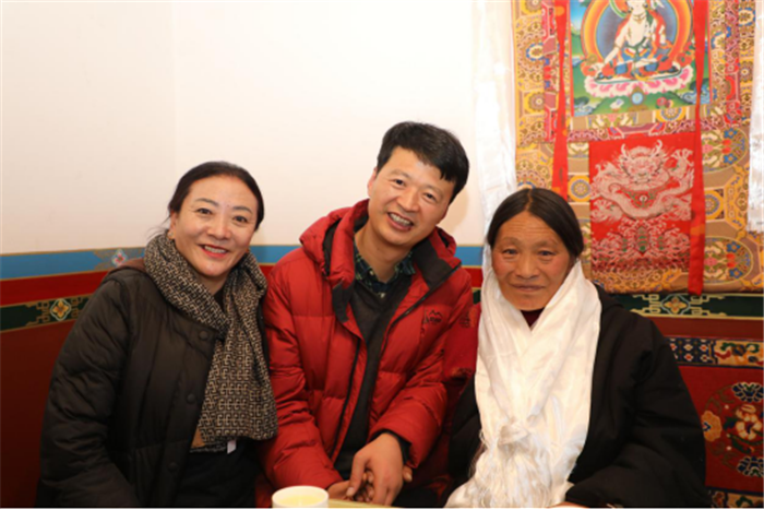 玉樹地震出生的玉康卓瑪十歲了：千里路難隔“阜康之愛”，十年間月助“三連升”