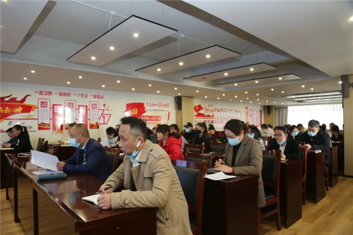 阜康醫(yī)院持續(xù)改進服務(wù)質(zhì)量：優(yōu)化門診服務(wù)流程，提升患者就醫(yī)體驗