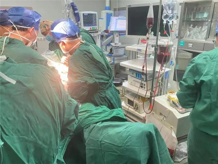 西藏大學附屬阜康醫(yī)院麻醉科成功開展首例術(shù)中自體血液回收技術(shù)