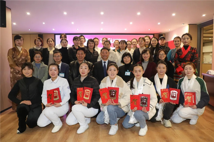 西藏大學(xué)附屬阜康醫(yī)院護士大比武——“密閉式靜脈輸液”決出獲勝者