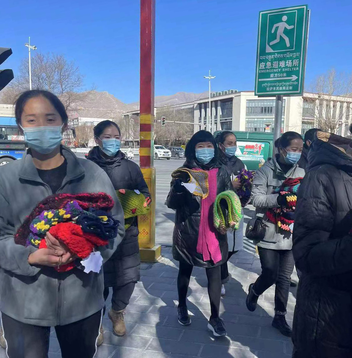 這個(gè)冬天，溫暖不停止——給小樹穿冬衣