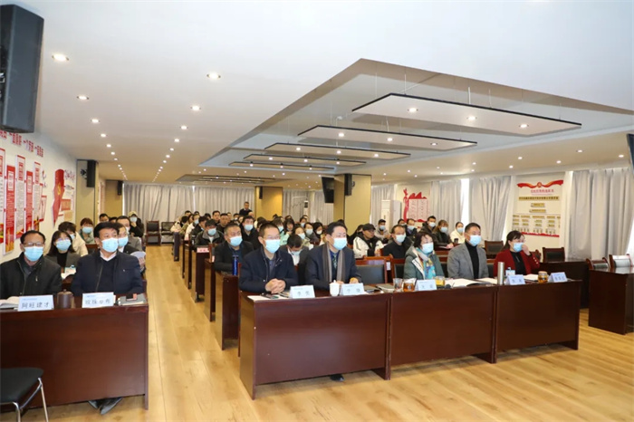 共同價(jià)值觀(guān)的人成就不一樣的阜康——王斌董事長(zhǎng)為阜康新員工開(kāi)展專(zhuān)題講座