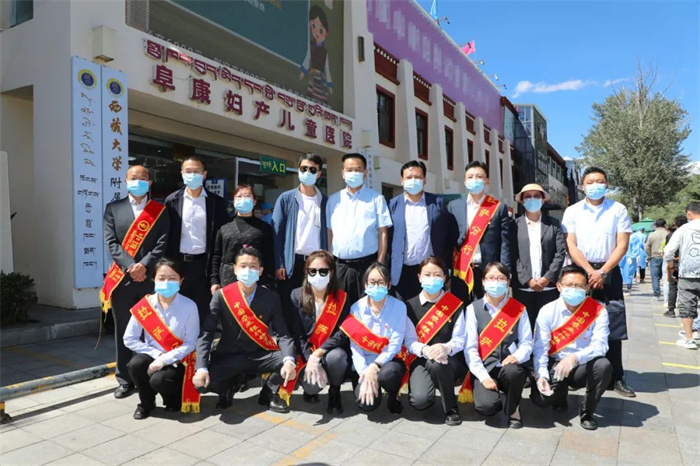 愛心企業(yè)及愛心人士向我院抗疫一線人員贈送慰問物資