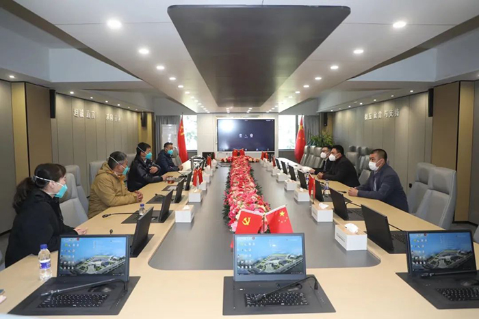 “白衣執(zhí)甲抗疫情、逆行出征顯擔(dān)當(dāng)”——自治區(qū)藥監(jiān)局領(lǐng)導(dǎo)親切慰問我院抗疫戰(zhàn)士