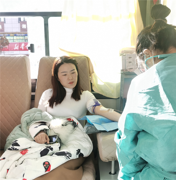 “醫(yī)”不容辭，熱血擔當——最美護士長為患者無償獻血