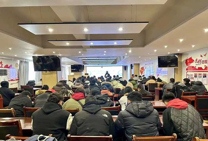 西藏阜康醫(yī)院召開實(shí)習(xí)生“雙節(jié)”前安全教育會(huì)