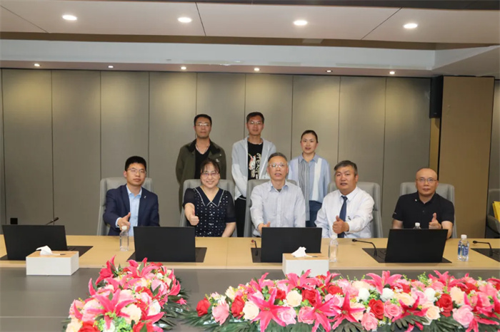 中國(guó)醫(yī)科大學(xué)附屬第四醫(yī)院消化內(nèi)科專(zhuān)家組蒞臨西藏阜康醫(yī)院指導(dǎo)交流