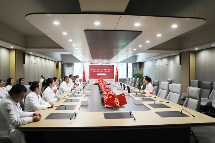 西藏阜康醫(yī)院慶祝第七個(gè)中國(guó)醫(yī)師節(jié)