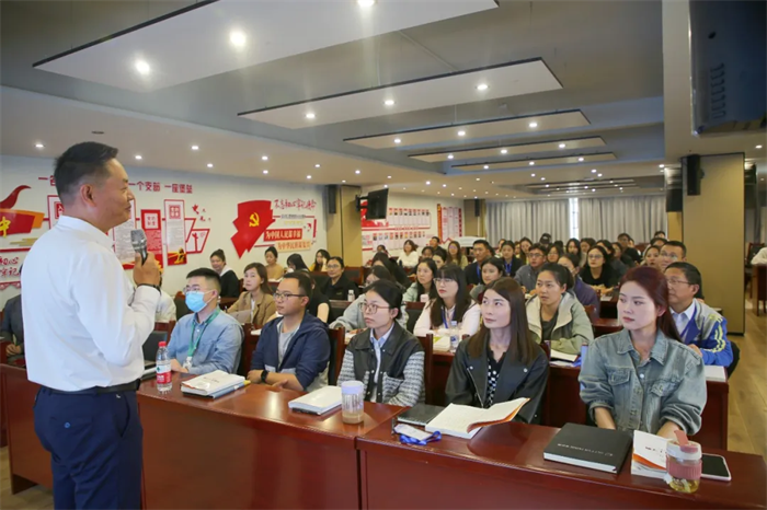 助力提升醫(yī)療服務(wù)質(zhì)量——我院新入職員工集中培訓(xùn)圓滿落幕