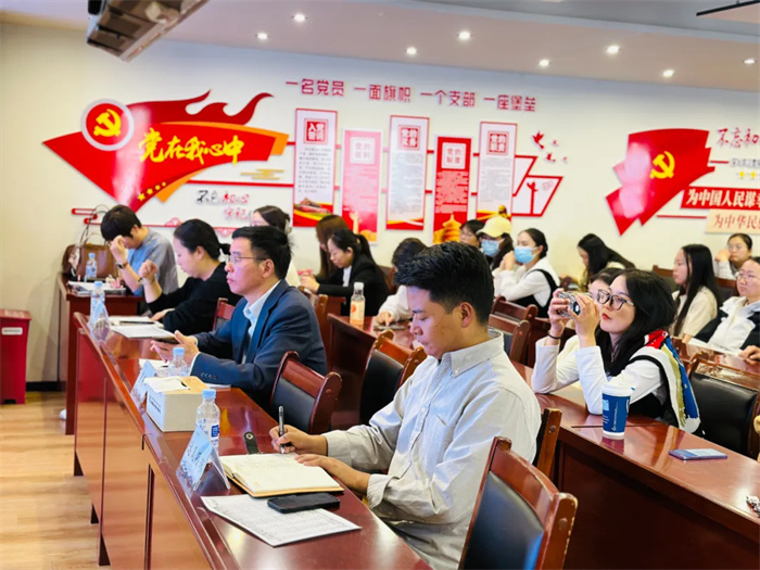 西藏阜康醫(yī)院護理部組織召開2024年上半年護理人員外出進修分享會