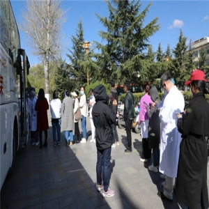 無(wú)償獻(xiàn)血，踐醫(yī)者仁心——西藏阜康醫(yī)療開展無(wú)償獻(xiàn)血活動(dòng)