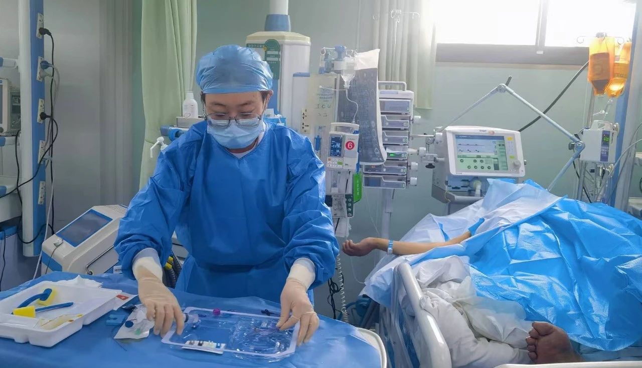持續(xù)創(chuàng)新 護(hù)航生命——我院首例耐高壓雙腔PICC置管術(shù)成功實施