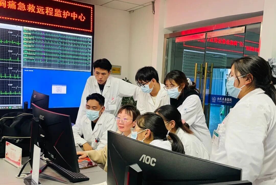 【強技能，促成長】西藏阜康醫(yī)院多科室聯(lián)合開展實習生心電圖操作培訓