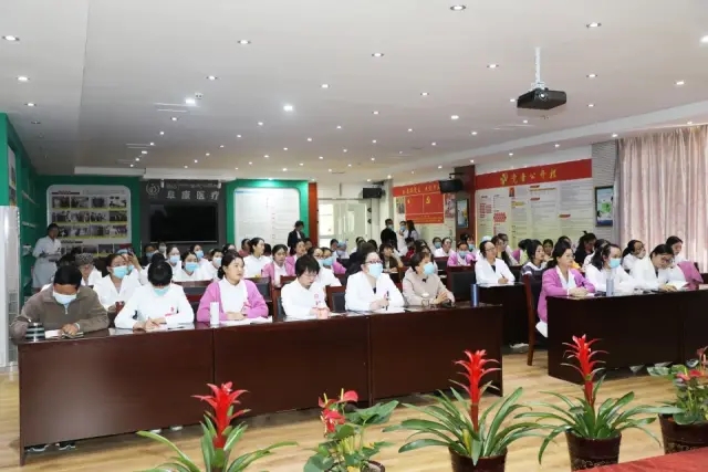 學(xué)習(xí)國內(nèi)最新標(biāo)準(zhǔn)的新生兒復(fù)蘇操作技術(shù)，為新生命護(hù)航！