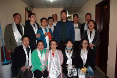 真情暖人心——阜康醫(yī)療“雙節(jié)”慰問(wèn)我院地區(qū)醫(yī)療工作者