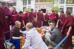 我院黨支部赴墨竹工卡縣塔巴寺開展免費義診活動