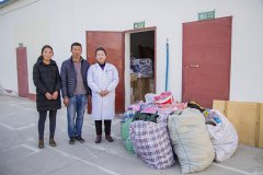 行善，積善，傳遞善念—我院央宗女士連續(xù)兩年多為偏遠地區(qū)貧困家庭捐贈衣物