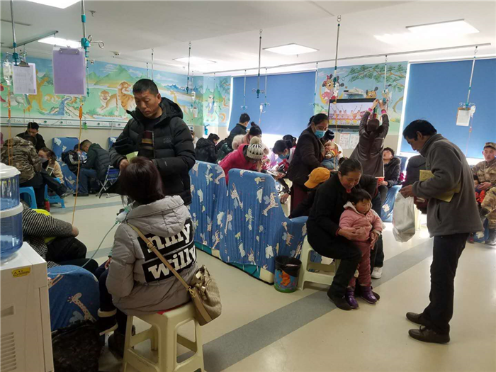 兒童“保衛(wèi)戰(zhàn)”！———阜康婦產(chǎn)兒童分院?jiǎn)?dòng)應(yīng)急預(yù)案，節(jié)日期間臨床一線(xiàn)堅(jiān)守崗位