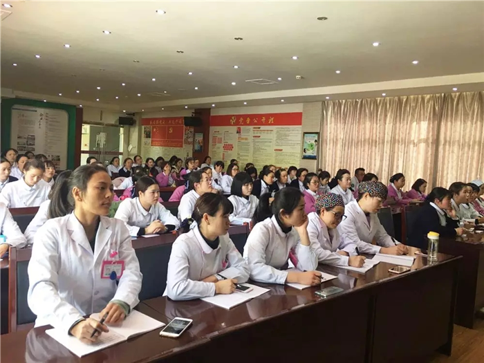 西藏阜康醫(yī)院護理部組織召開2019年第一季度護理質(zhì)控反饋會
