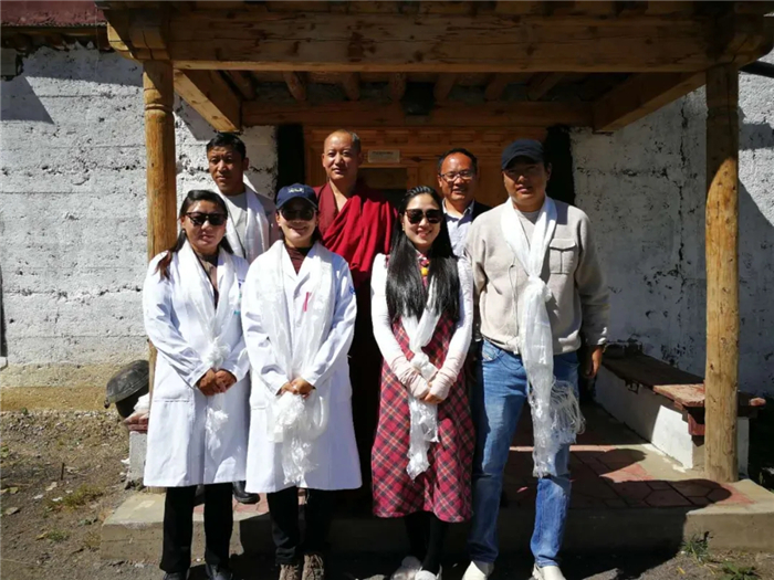 阜康義診組行紀：阜康醫(yī)院向“醫(yī)聯(lián)體”熱登寺藏醫(yī)醫(yī)務所捐贈生理參數(shù)檢測儀