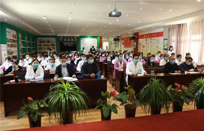 “疫情防控，要放在醫(yī)院所有工作第一位！”——西藏阜康醫(yī)院召開新冠疫情防控緊急會議