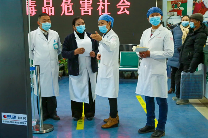 我院醫(yī)務(wù)科院感科護理部聯(lián)合開展疫情防控督查工作