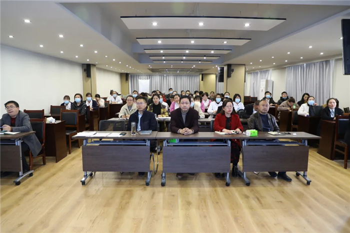 阜康醫(yī)院是怎樣煉成的？插上基因與精神兩翼振翅高飛——阜康文化系列講座第二場開講