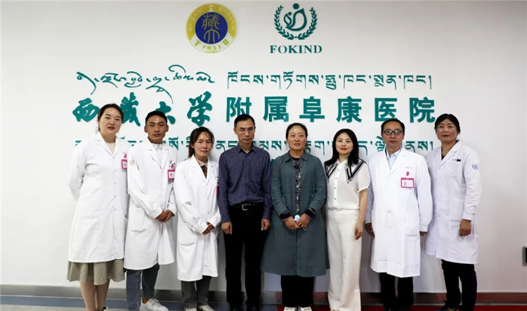 國(guó)家和自治區(qū)疾控中心專家?guī)ьI(lǐng)培訓(xùn)班學(xué)員在我院見(jiàn)習(xí)