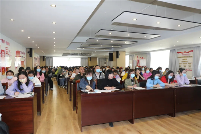 西藏大學(xué)附屬阜康醫(yī)院組織傳染病和院感知識(shí)培訓(xùn)，疫情防控不松懈！