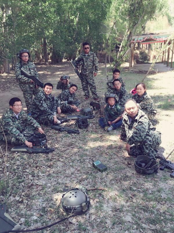 挑戰(zhàn)自我 熔煉團(tuán)隊(duì)—我院組織拓展訓(xùn)練真人CS野戰(zhàn)活動(dòng)
